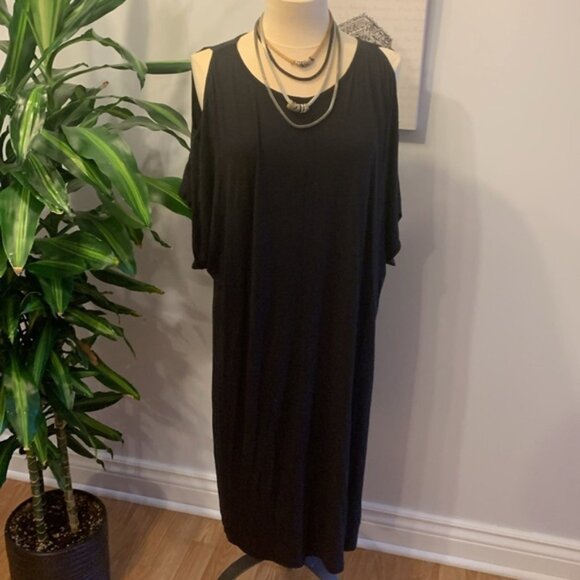 voglo Dresses & Skirts - Voglo Short Sleeve Cold Shoulder Tee Shirt Dress